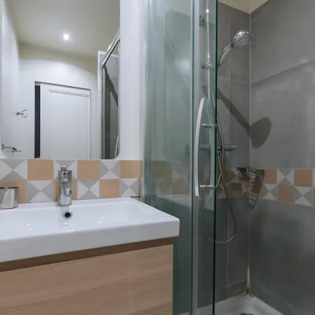 Luminous Parisian-style 1bd Apartmentbelleville * Parijs