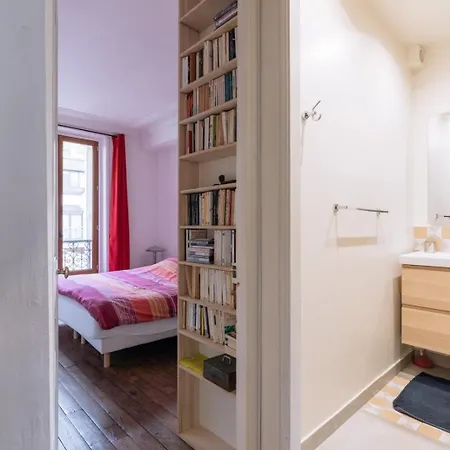 Luminous Parisian-style 1bd Apartmentbelleville