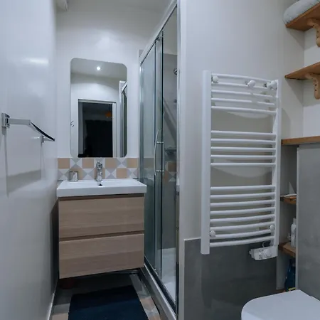 Luminous Parisian-style 1bd Apartmentbelleville * פריז
