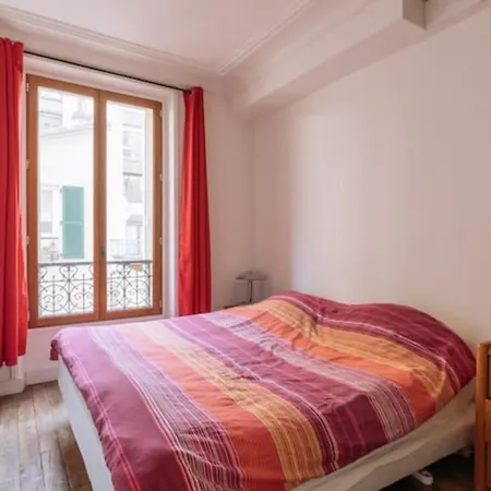 Luminous Parisian-style 1bd Apartmentbelleville París