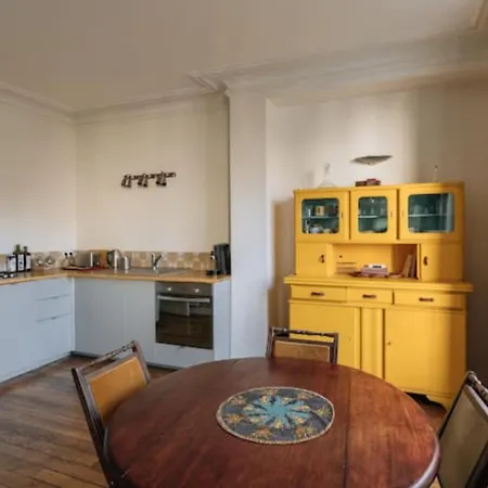 Luminous Parisian-style 1bd Apartmentbelleville Apartmán