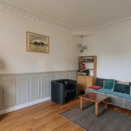 Luminous Parisian-style 1bd Apartmentbelleville Párizs