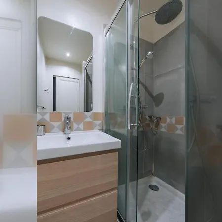 Luminous Parisian-style 1bd Apartmentbelleville París