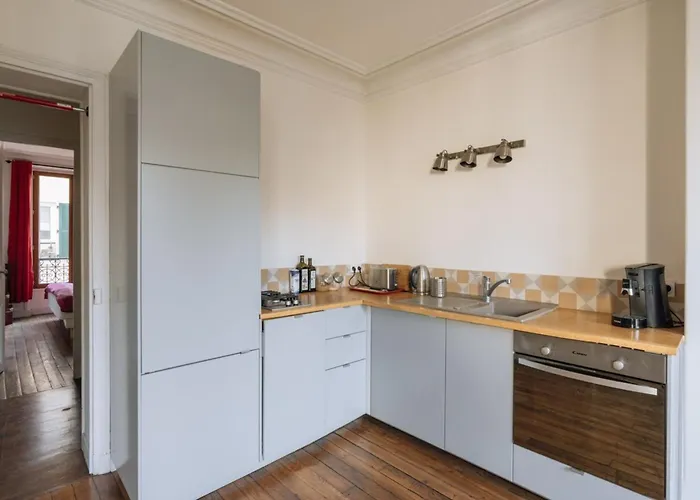 Luminous Parisian-style 1bd Apartmentbelleville